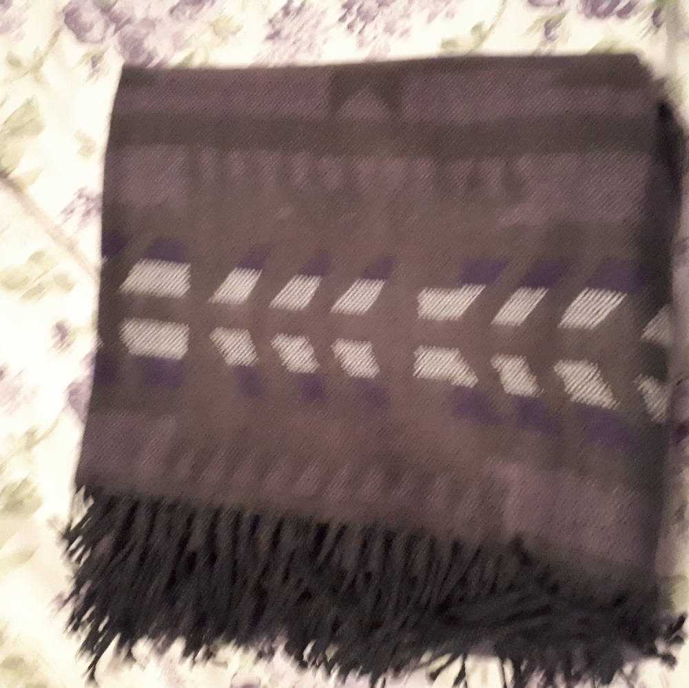 Shawl/Blanket Wrap - Picture 2 of 3